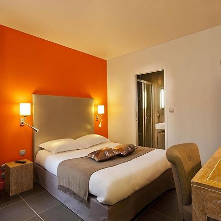 Hotel Douglas Puteaux Buitenkant foto