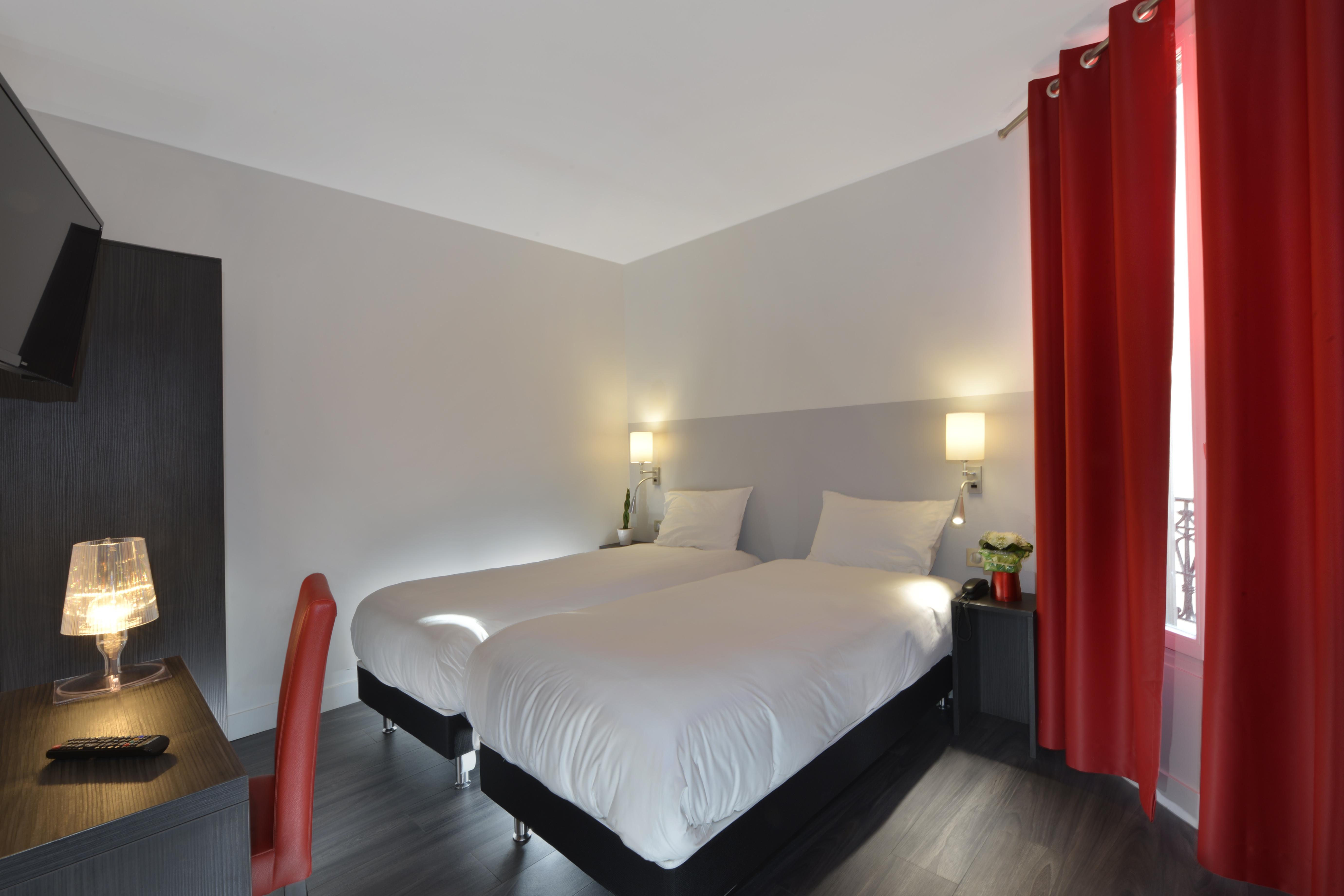 Hotel Douglas Puteaux Buitenkant foto