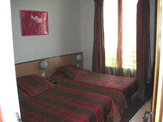 Hotel Douglas Puteaux Kamer foto