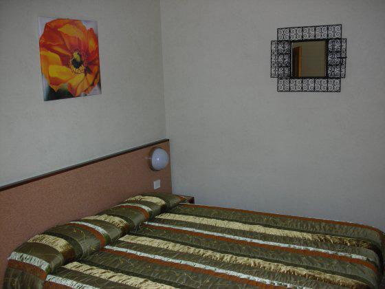 Hotel Douglas Puteaux Kamer foto