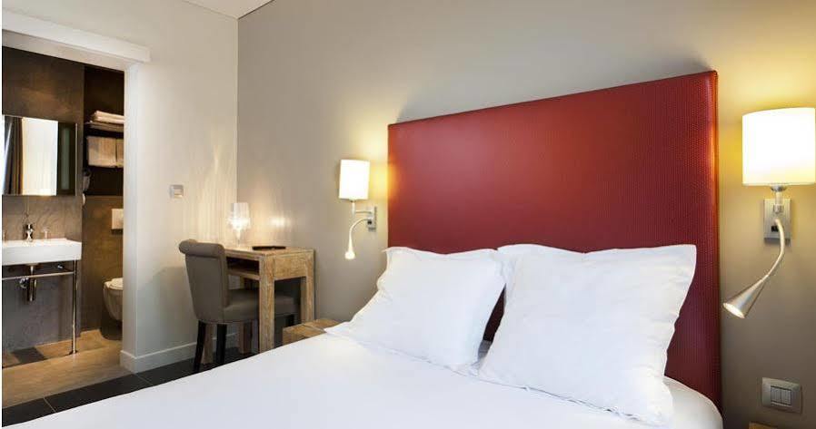 Hotel Douglas Puteaux Buitenkant foto